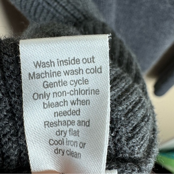 Athleta Hanover V-Neck Sweater XS Dark Gray Merino Wool Blend - Picture 5 of 7